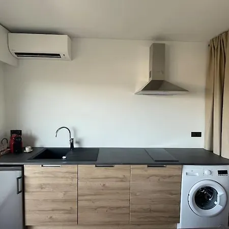 Studio Neuf Dans Avec Piscine Apartment